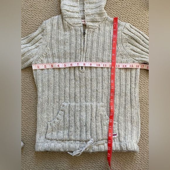 Guess Y2K Hooded Sweater Sz Medium (fits small) - Picture 3 of 6